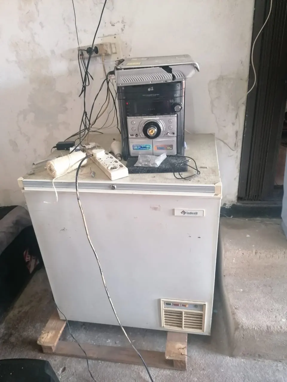 Appliance opened for technical diagnostic work